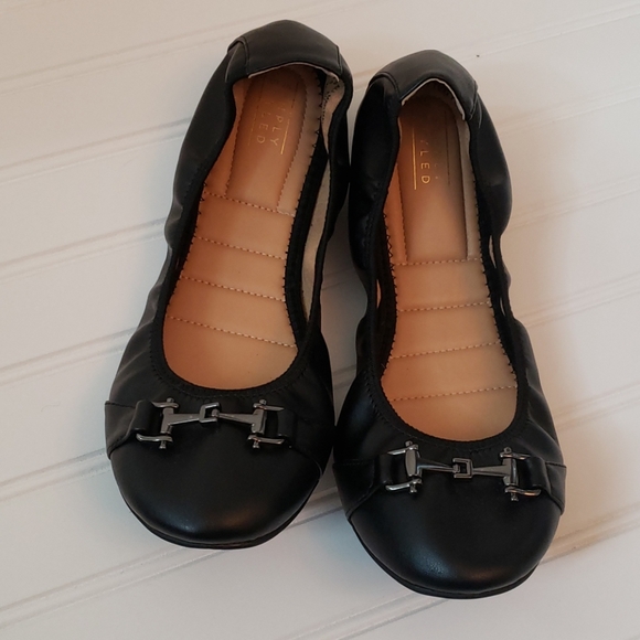 Simply Styled Shoes - Simply styled black Letti  flats 9.5 nwot
